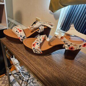 Torrid size 11.5 floral sandal